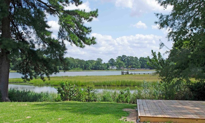 Portsmouth House | Rivercrest Retreat | River Front | 3 beds 2 baths