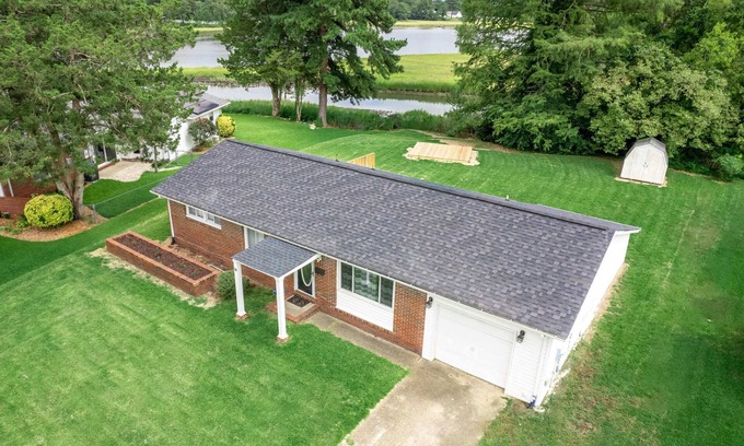 Portsmouth House | Rivercrest Retreat / River Front / 3 bed 2 bath