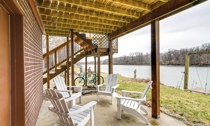 Pella Cottage | Riverfront Cabin Near Dtwn Pella w/Game Room!