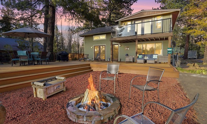 Sunriver Cabin | Riverfront Cabin w/Trails, AC & Views