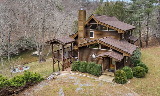 Boone Cabin | Riverfront Cabin with Hot Tub and Game Room