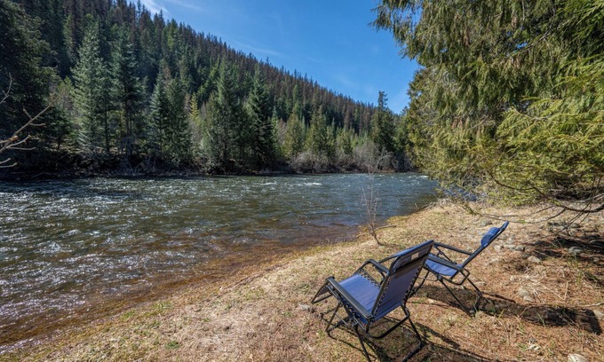 Troy Cabin | Riverfront Cabin! Yaak River Retreat in TroynFishing, Hunting & Family Fun!
