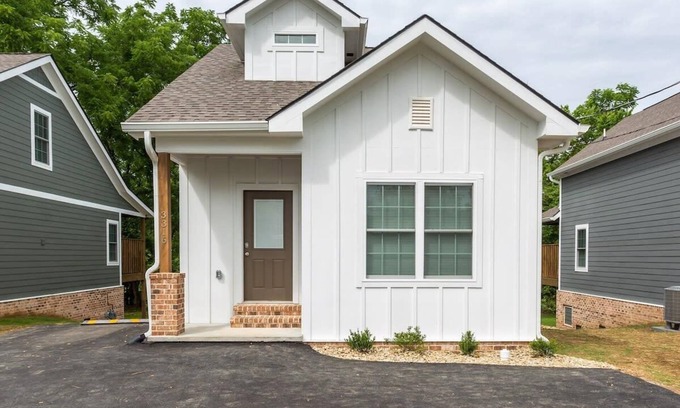 Pigeon Forge Cabin | Riverfront Cottage In Downtown Pigeon Forge!