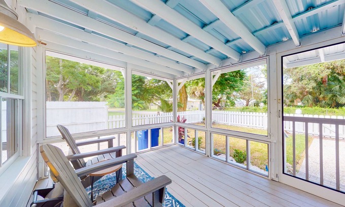 Bonita Springs Cottage | Riverfront dog-friendly cottages with kayaks, dock, patio, grill, & water views