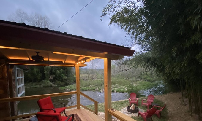 Franklin House | Riverfront - Fish From Your Deck!