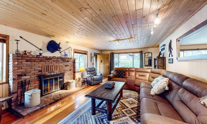 Joseph House | Riverfront Home w/Fantastic Updates, River View Deck, Fireplaces & WiFi