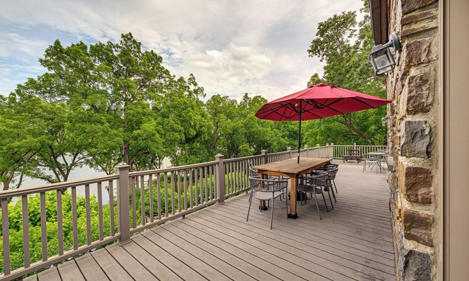 Athens House | Riverfront Hudson Valley Gem w/Beach Access!