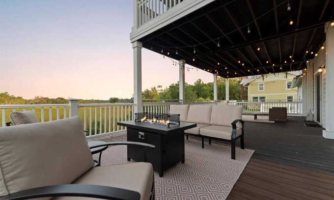 Northside House | Riverfront Luxury - Gym, Game Room, Pet-Friendly
