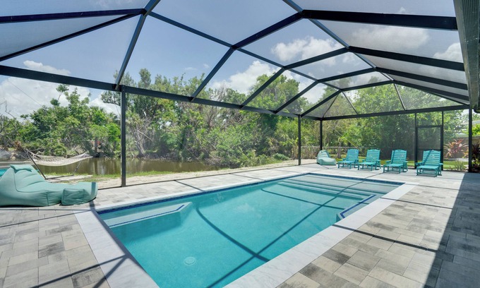 Iona Shores House | Riverfront 'Mai Tai Villa' 7 Mi Fort Myers Beach