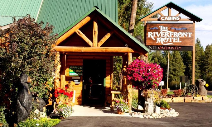 Thompson Falls Hotel | Riverfront Motel & Cabins