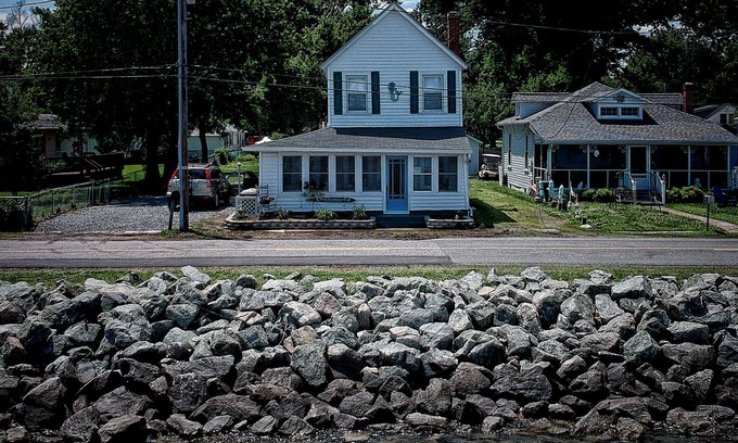 Colonial Beach House | Riverfront...Outstanding Views from All Rooms....RENOVATED Historic Farmhouse!