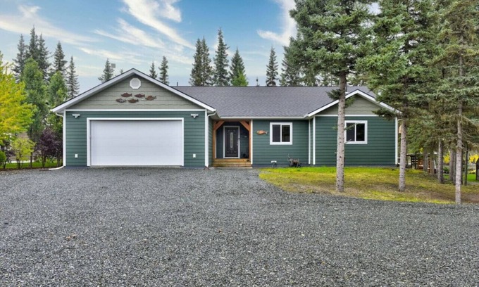 Sterling House | Riverfront Ranch + Cabin