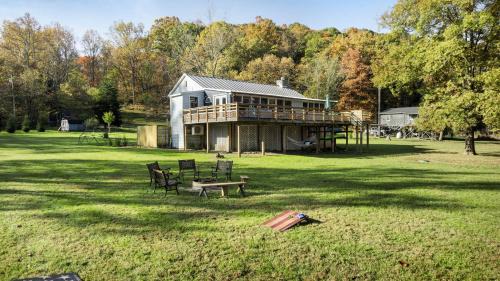 Hedgesville House | Riverfront w Deck Grill Fire pit & Climbing Wall