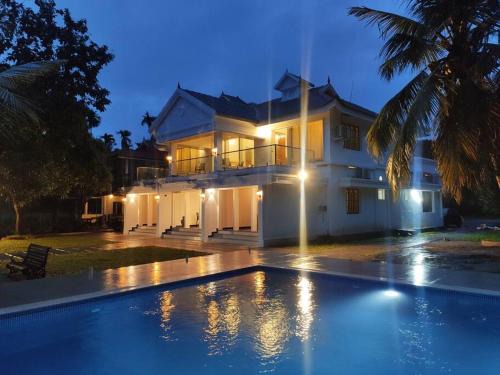North Paravur Villa | Riveria Portico - River side 6 bedroom private pool Bungalow