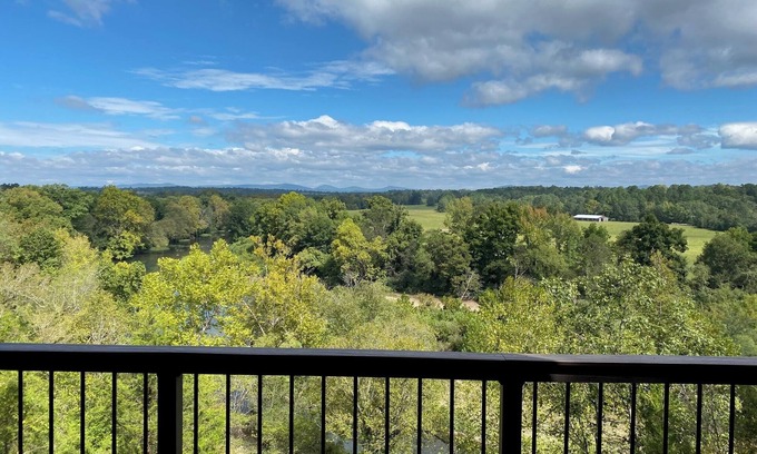 Amity Cabin | Rivers Bend offers beautiful views of the Ouachita Mountains and the Caddo River