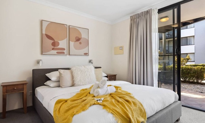 South Perth Apartment | Riverside 1BR Apartment in South Perth