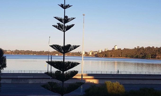 South Perth Apartment | Riverside 2 bedroom with South Perth Peninsula Views