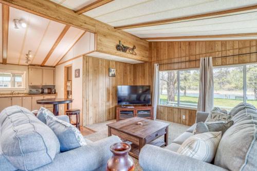 Three Rivers House | Riverside Breeze - Meredith Lodging