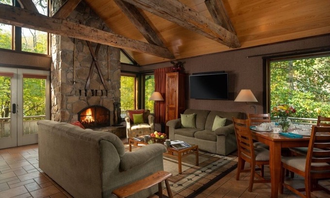 Confluence Ski Chalet | Riverside Chalet Plus