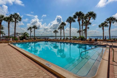 Marco Island Apartment | Riverside Club