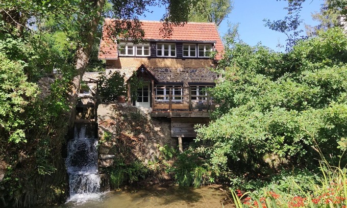 Courcy House | Riverside cottage, 15 mn from the beach, D-Day, ideal for family, quiet and nature
