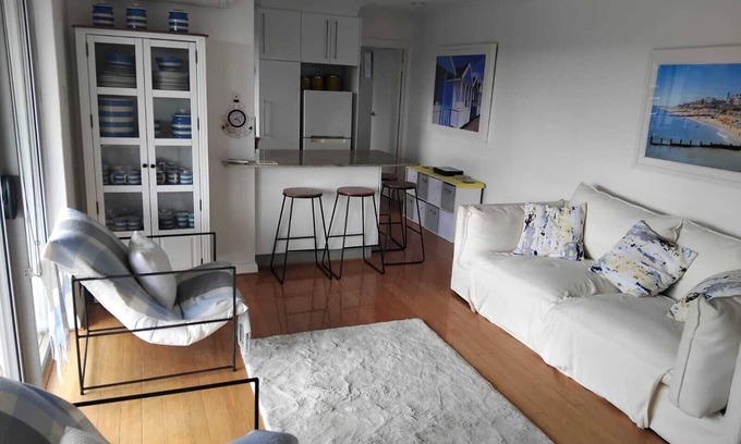 Applecross Apartment | Riverside Escape | 2BR Large Balcony with River Views *Applecross*