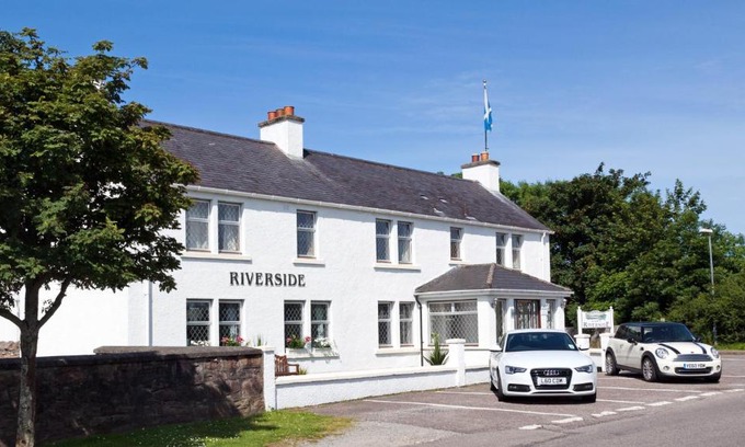 Ullapool House | Riverside