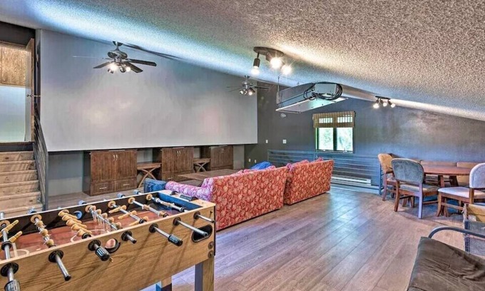 Cedar Falls House | Riverside Hideout: 3 Mi to Downtown Cedar Falls!