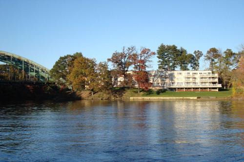 West Chesterfield Hotel | Riverside Hotel, an Ascend Collection Hotel