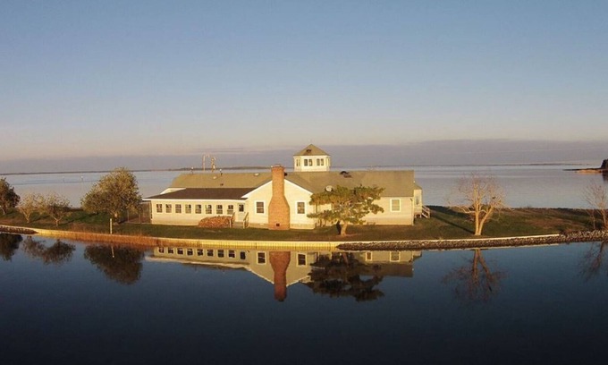 Fishing Creek House | Riverside Lodge Bed & Breakfast on the Honga River UNIT D