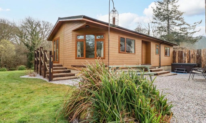 Mount House | Riverside Lodge