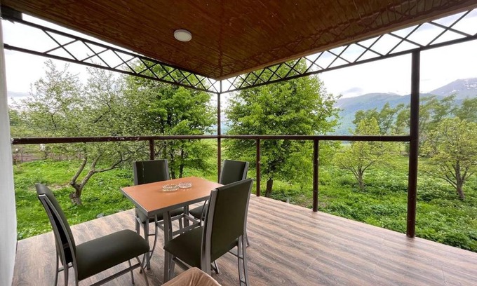 Lermontov Apartment | Riverside Rancho guest house