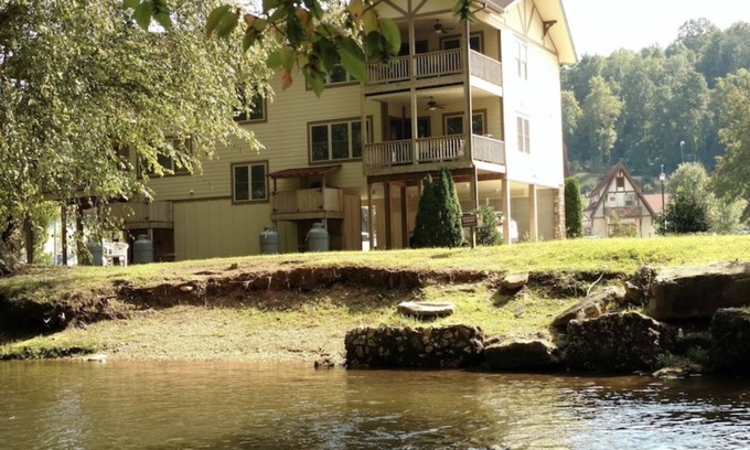 Helen Condo | Riverside Relaxation located steps from downtown & overlooking the Chattahoochie