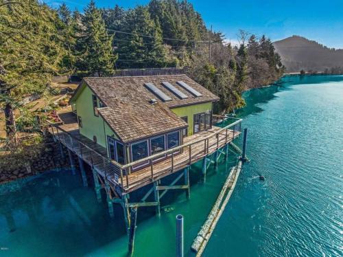 Kernville House | Riverside retreat with stunning views, historic charm - Coastal adventure awaits