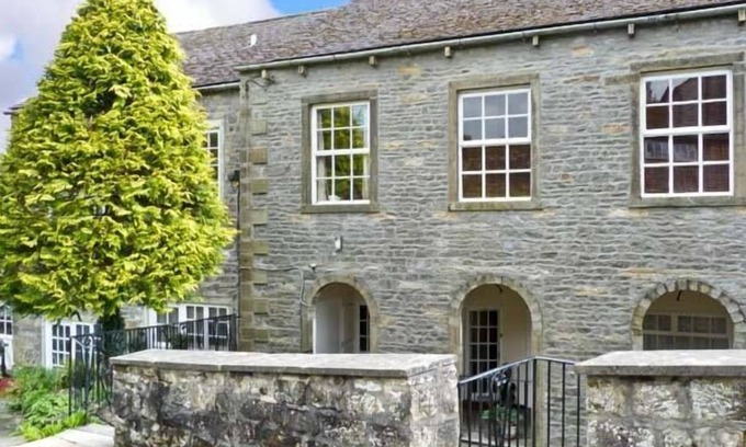 Airton Apartment | RIVERSIDE WALK, family friendly, luxury holiday cottage in Airton