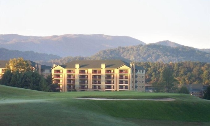 Pigeon Forge Condo | Riverstone - Pigeon Forge Luxury Resort