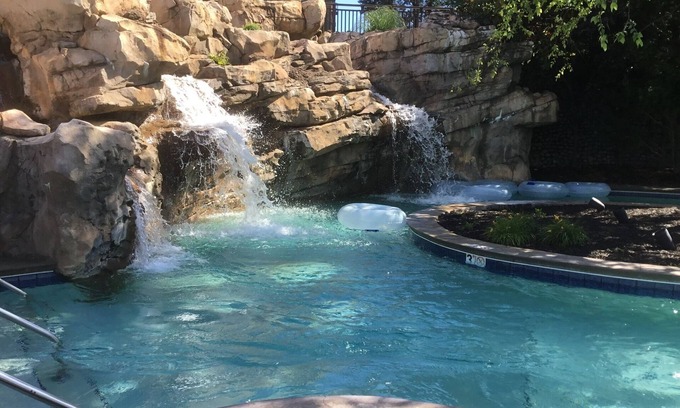 Pigeon Forge Condo | Riverstone Resort Luxury 2bd/2bath condo bldg #3 remodeled 7 night special
