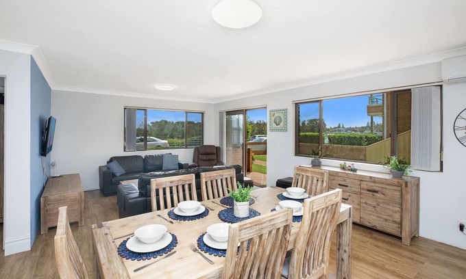 Forster Apartment | Riverview 1 - Modern. Coastal. Location