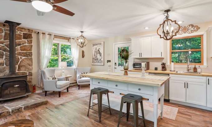 Great Cacapon Cottage | Riverview Cottage on the Cacapon where nature, and relaxation converge.