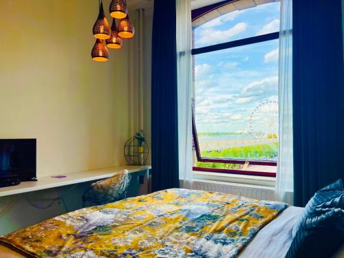 Sint-Andries Apartment | Riverview Studio in Historical Heart of Antwerp