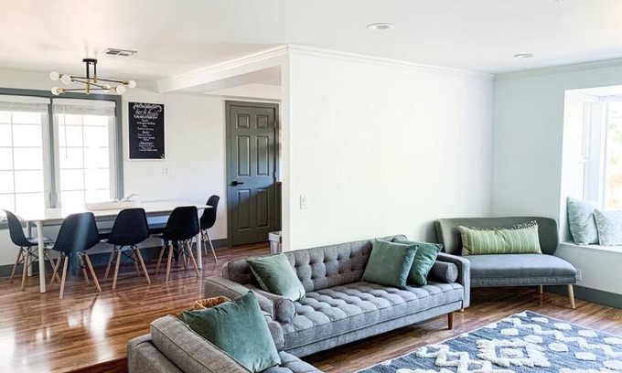 Springfield Apartment | Riverwalk Retreat: Spacious, Hot tub, near Autzen