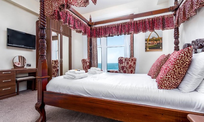 West Cliff House | Riviera Guesthouse