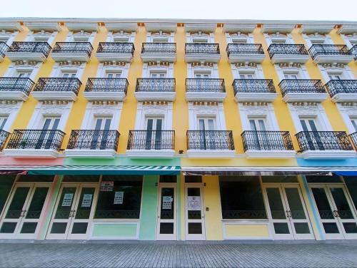 Malacca City Hotel | Riviera Melaka Private Suites by Jeffery Lam Home Management