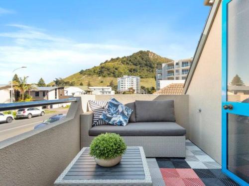 Mount Maunganui House | Riviera Retreat - in the heart of the Mount