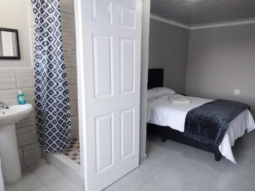 Greater Johannesburg Metropolitan Area House | Rivoni Guest House