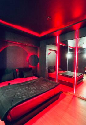 Gomti Nagar House | Rizz stay dlf mypad and homestay