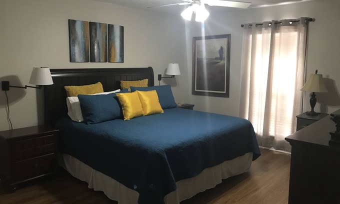 Starkville Condo | Road Dawg Condo Welcome to God's country.