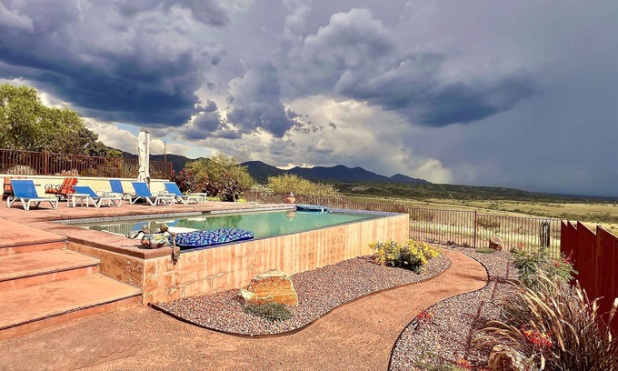 Nogales House | RoadRunner Guest house at Birdsong Retreat