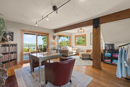 Sylvan Shores Resort | Roadrunner Inn and Log Cabins