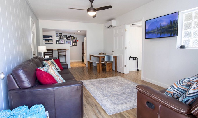 Buchanan Dam Cabin | Roadside at 'Bout Dam Time - Cozy Lakeside Cabin & A Nature Retreat